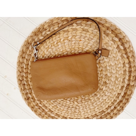 Coach Tan Leather Kisslock Wristlet - Picture 2 of 4